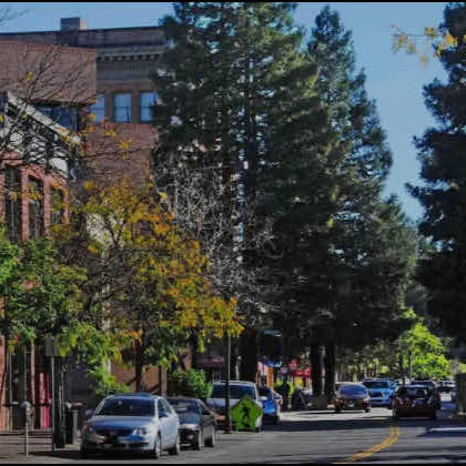 Fourth Street in downtown Santa Rosa with Commercial buildings near Gianni's Shine & Clean Window Cleaning service